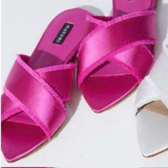 NWT Natori Wayu slide sandals in dragon fruit color Size 6.5 - Picture 1 of 6